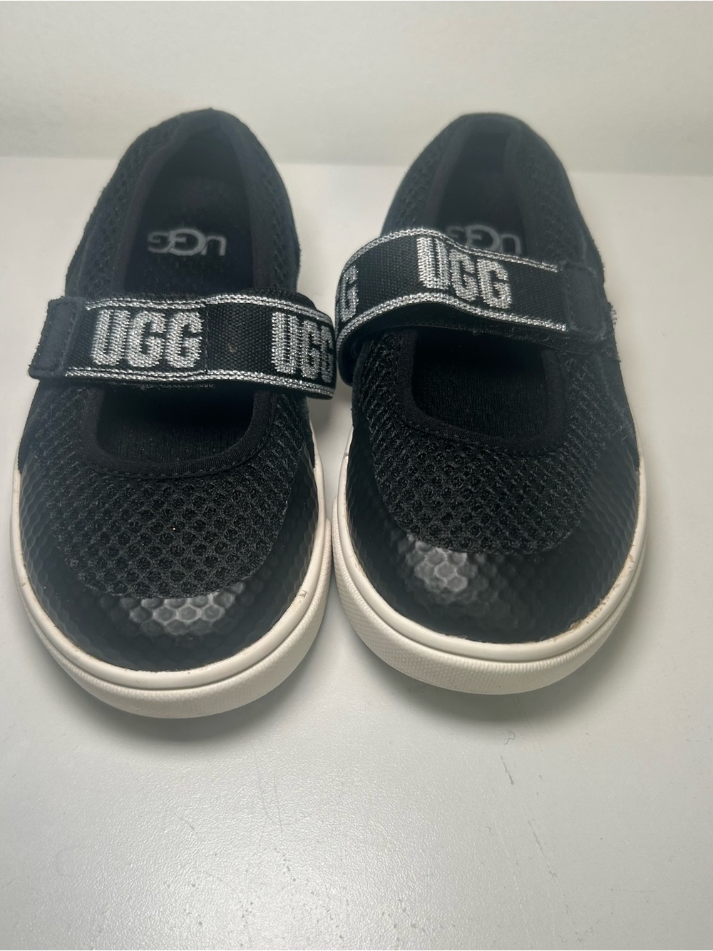 UGG Rennon Skimmer Toddler Size 8 Black Mesh Sneakers